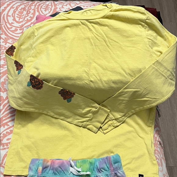 Hurley skull yellow long sleeve Sm.5 Tie-Dye Shorts🏝️ - Picture 3 of 13